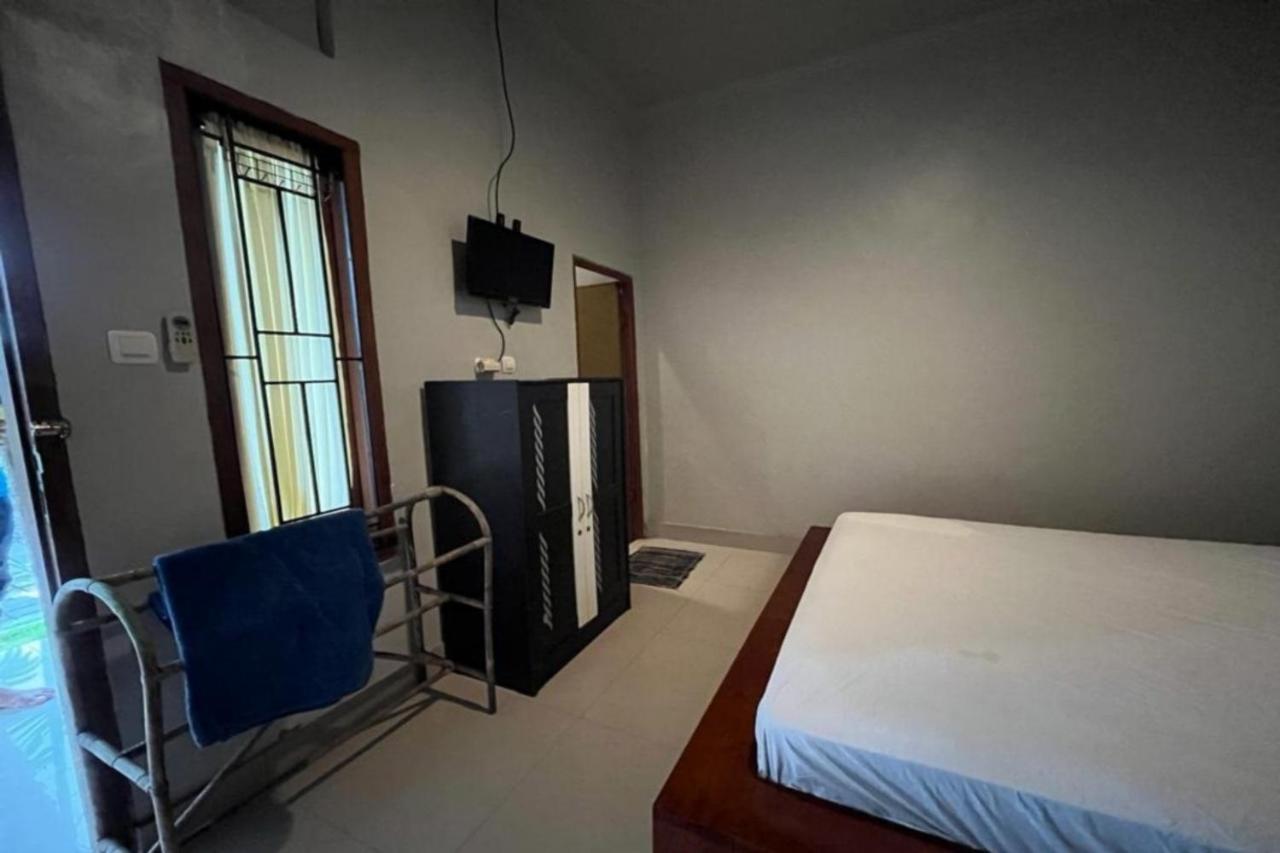 Oyo 93206 Penginapan Budi Syariah Hotel Pekanbaru Buitenkant foto